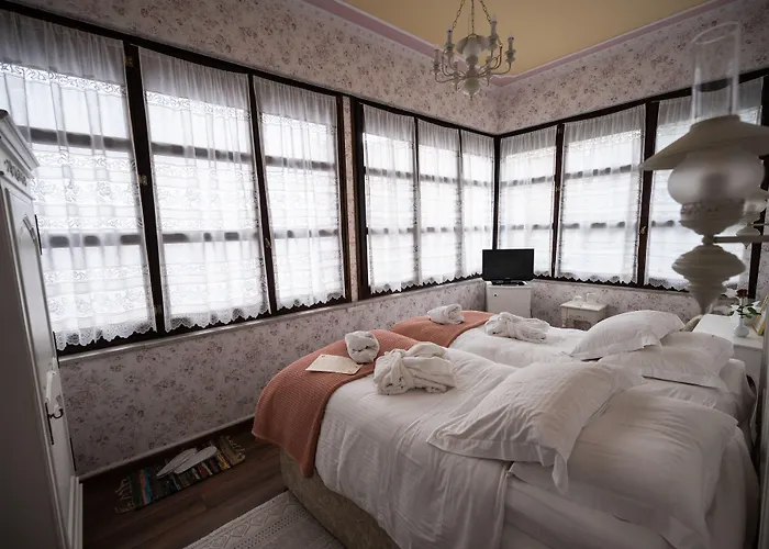 Boutique Anagennisis Pírgos